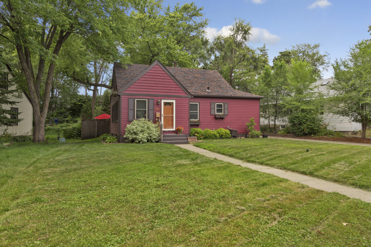 779 Clayland Front of House